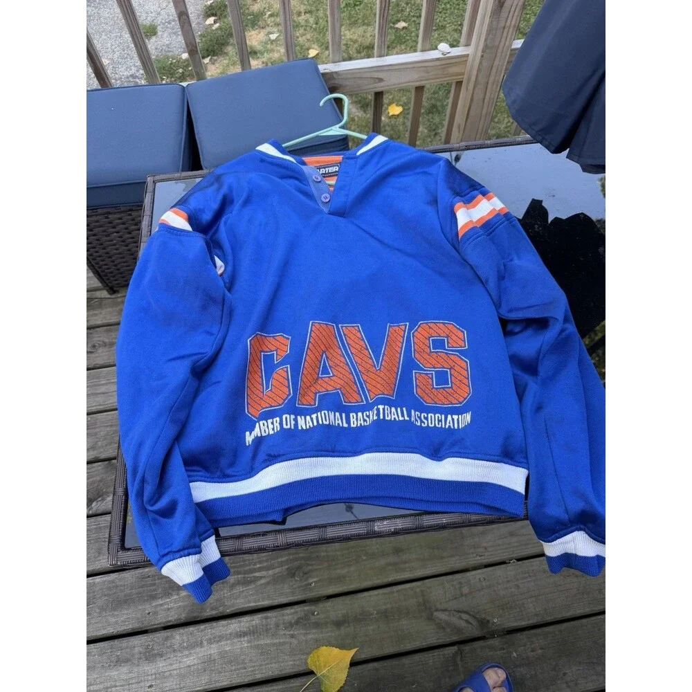 Vintage Cavs 90’s STARTER pullover/jacket- Great Condition- Super Rare- Large